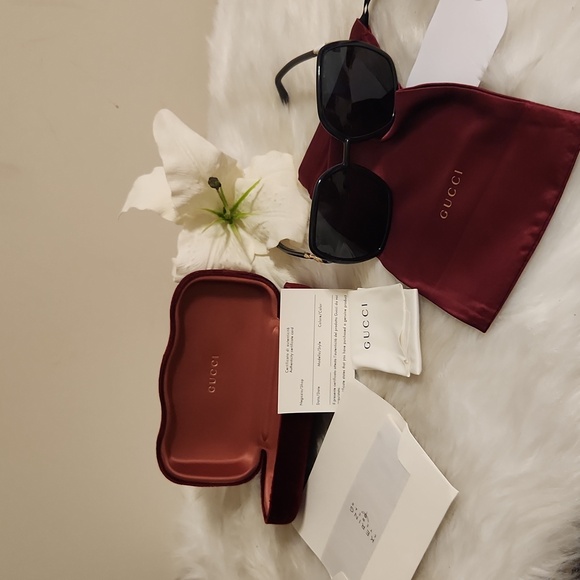 Gucci square framed sunglasses ๐ I ACCEPT ANY REASONABLE OFFERS - Picture 1 of 16